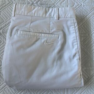 Nike Golf Modern Fit Dri-FIT Shorts Mens 34 White Chino 833233-100 Stretch